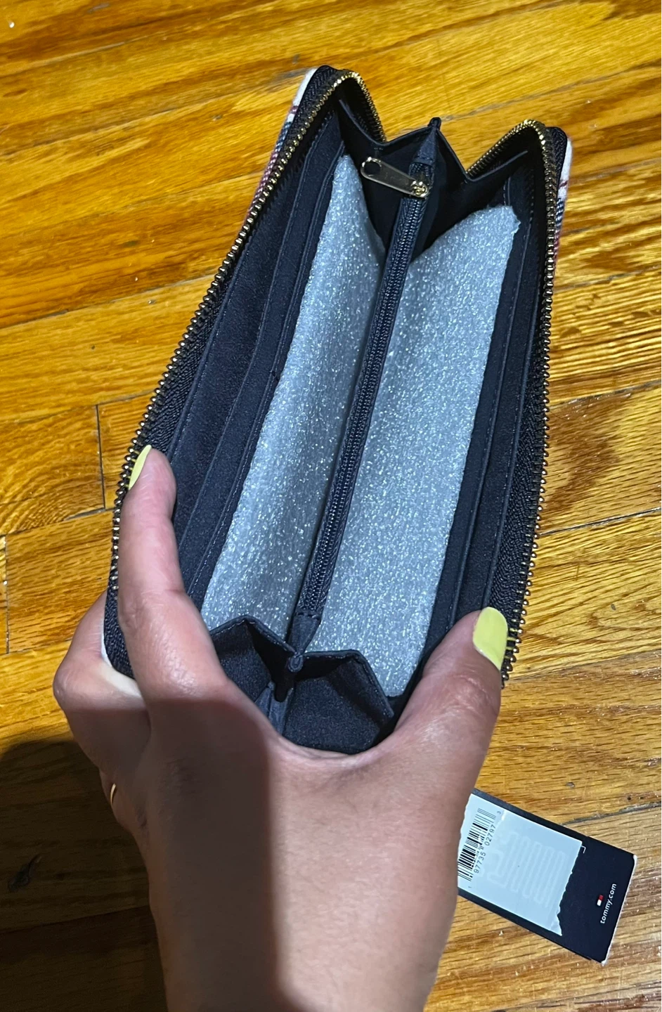 Tommy Hilfiger Plaid Zip Around Wallet - photo 3