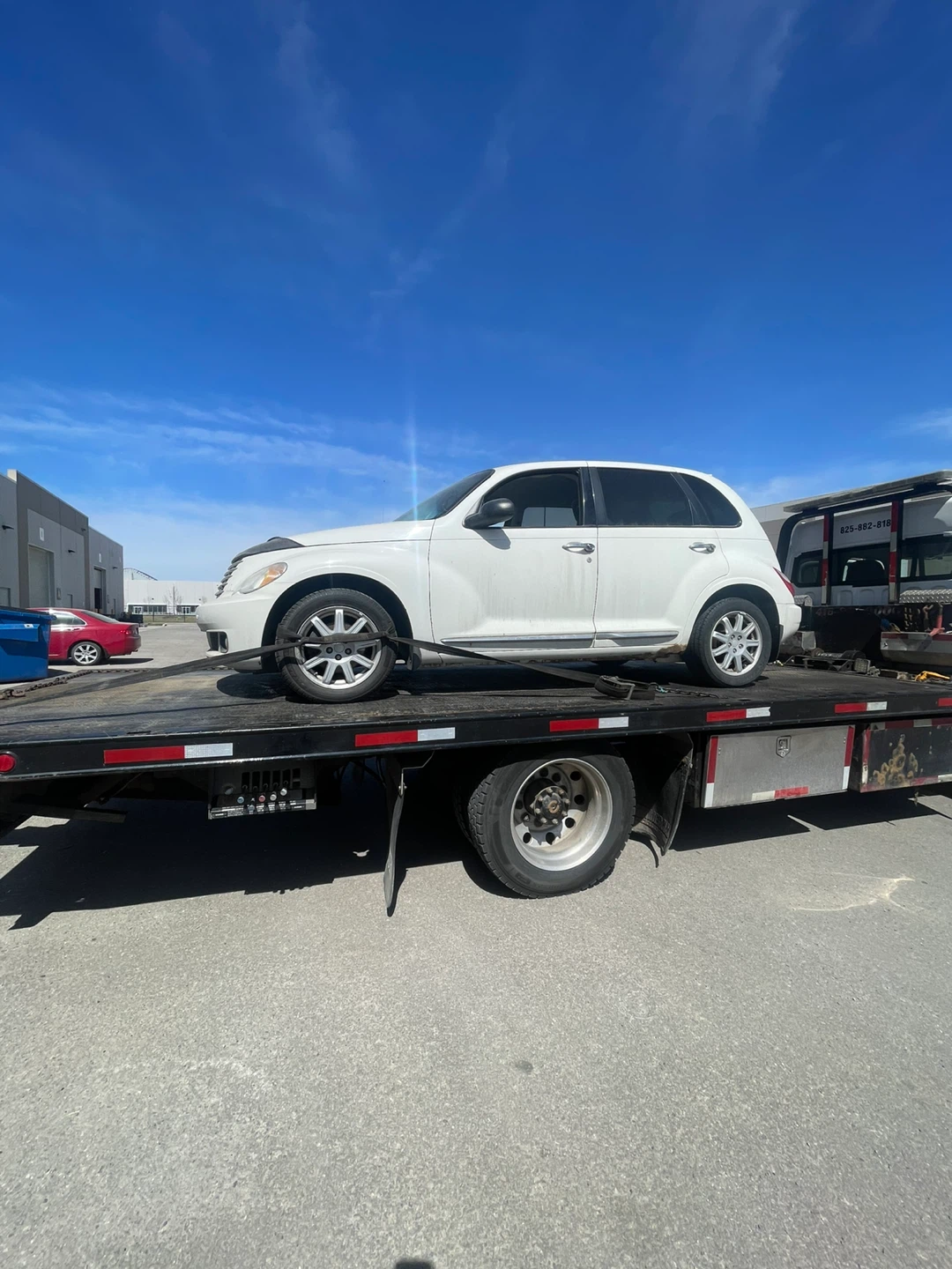 White Chrysler PT Cruiser