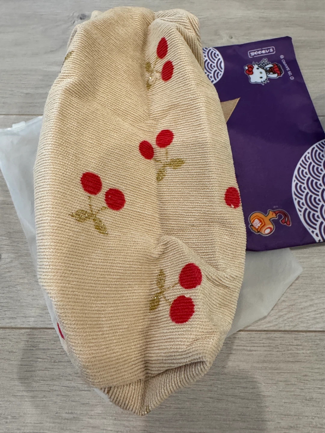 Beige Cherry Print Cosmetic Bag with Pearl Zipper Pull - photo 3