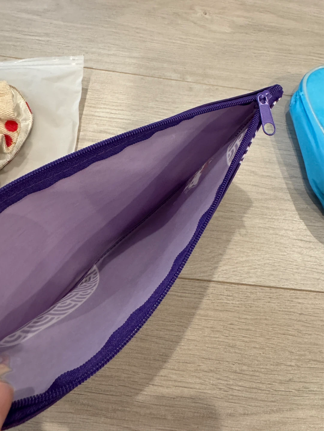 Sanrio Hello Kitty Purple Zipper Pouch - photo 2