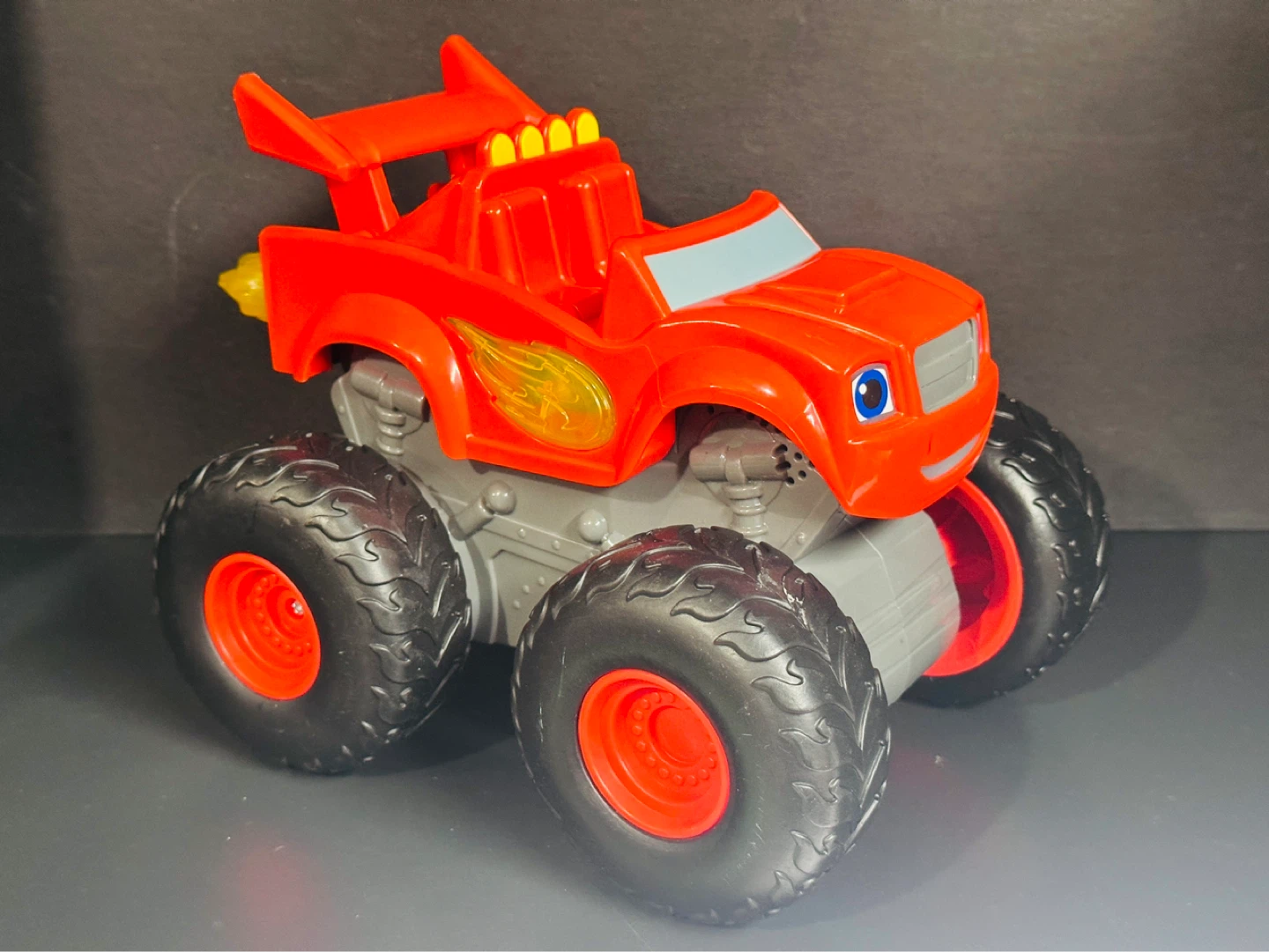 Blaze & the Monster Machine Monster Truck motorized Talking Toy - photo 2