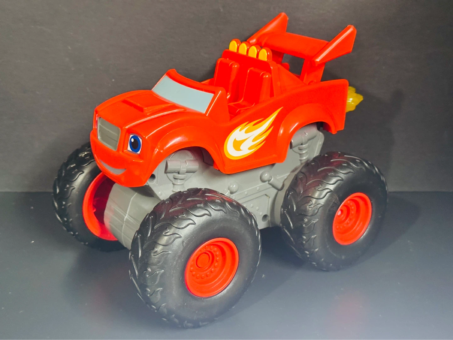 Blaze & the Monster Machine Monster Truck motorized Talking Toy