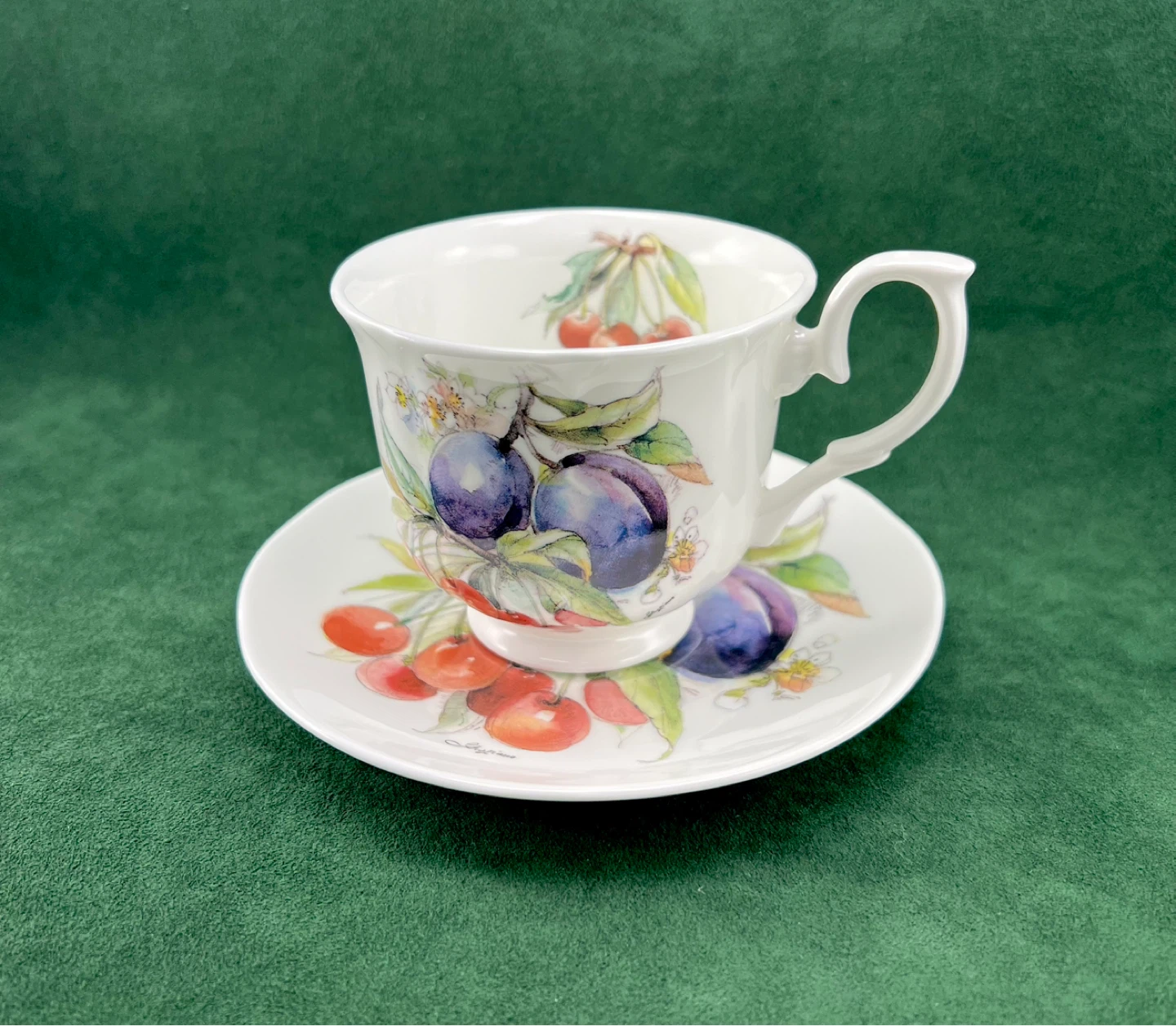 Pair of vintage Duchess orchard fruit signed teacups - photo 3