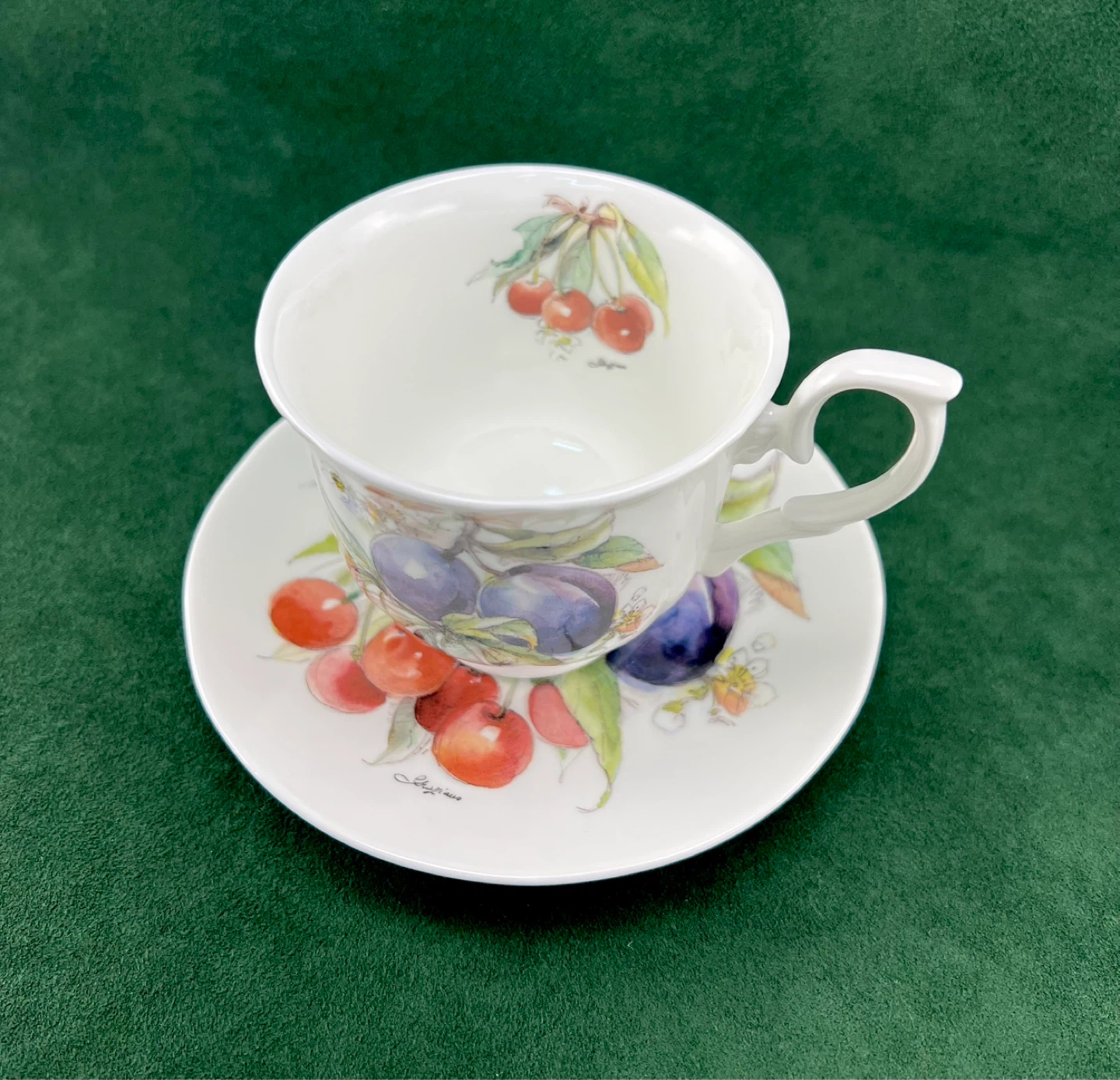 Pair of vintage Duchess orchard fruit signed teacups - photo 4