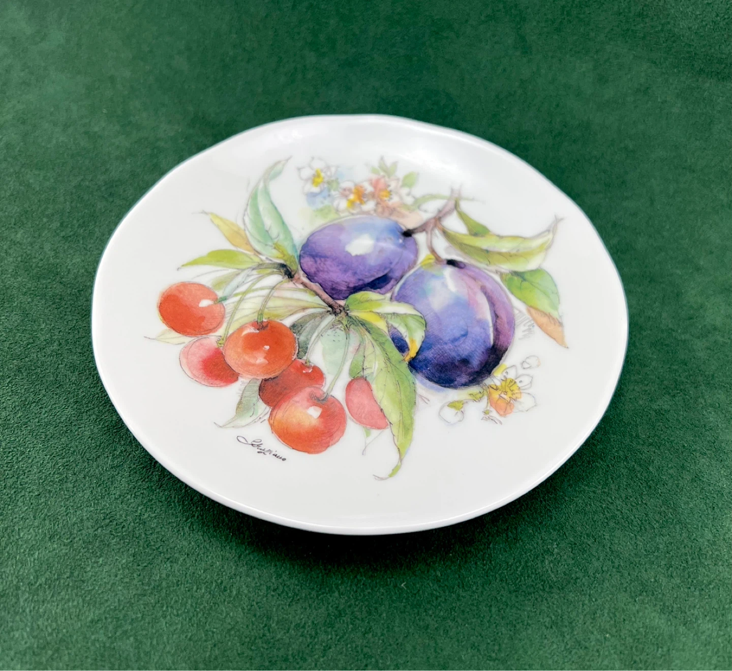 Pair of vintage Duchess orchard fruit signed teacups - photo 5