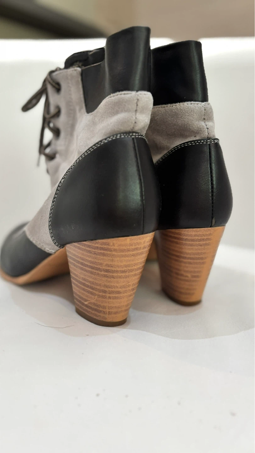 Women's Lace-Up Ankle Boots - Black & Grey - photo 3