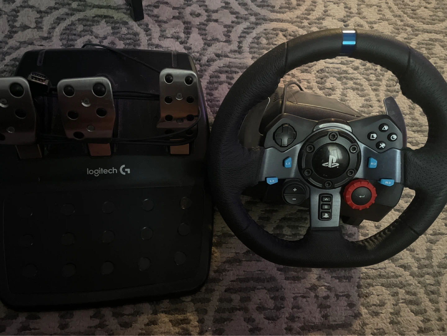 Logitech G29 Driving Force Racing Wheel and Pedals