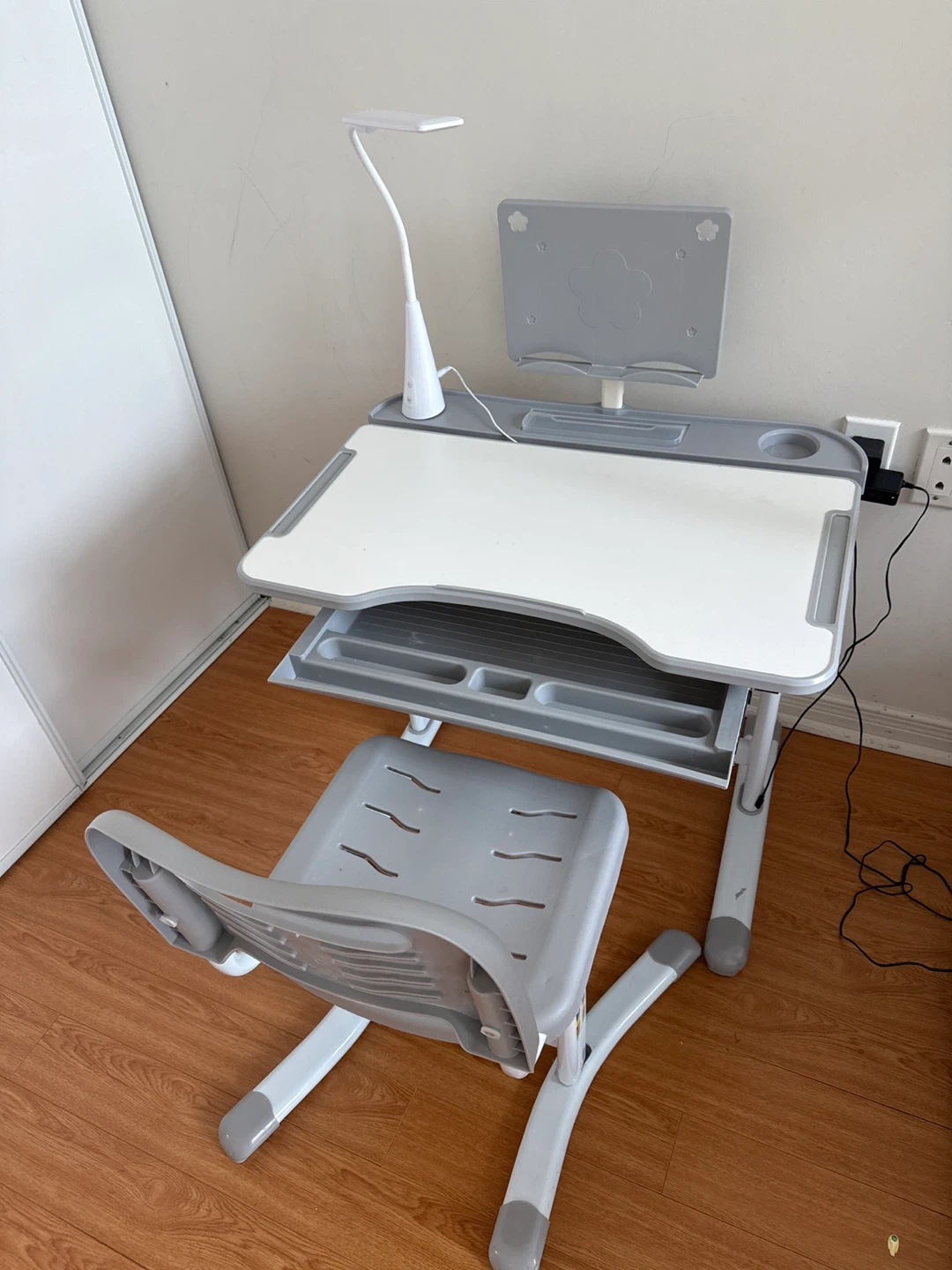 Adjustable Children's Desk and Chair Set - Grey