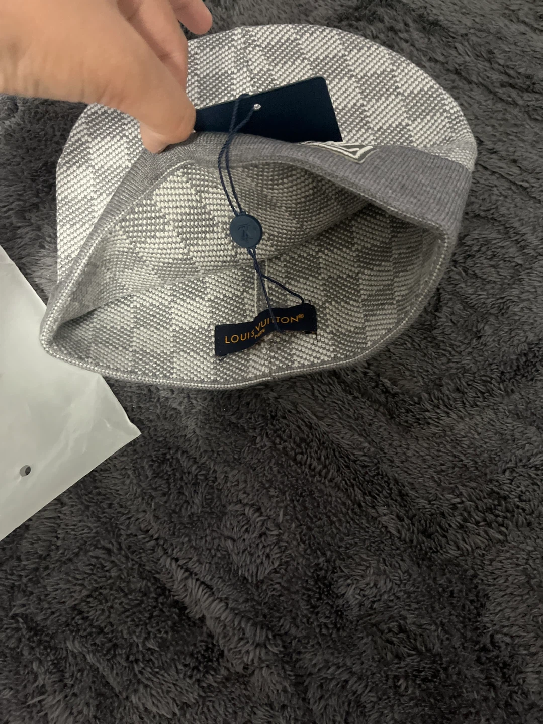 Louis Vuitton Monogram Beanie - Grey - photo 2