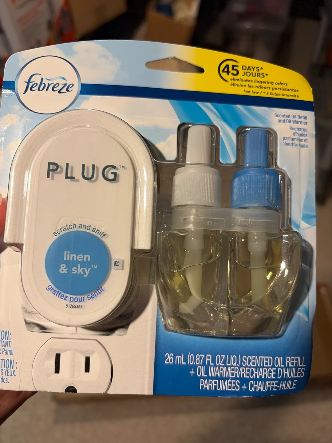 Febreze Plug Scented Oil Refill & Warmer Linen & Sky