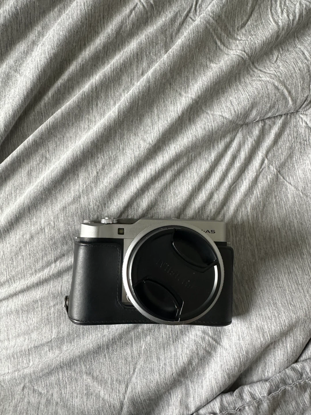 Fujifilm X-A5 Silver Camera with 15-45mm Lens