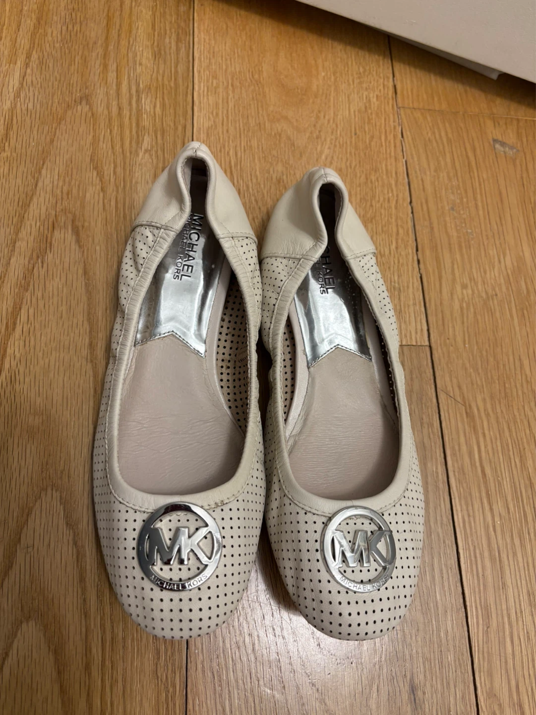 Michael Kors Ballet Flats - Cream Leather Perforated Size 8