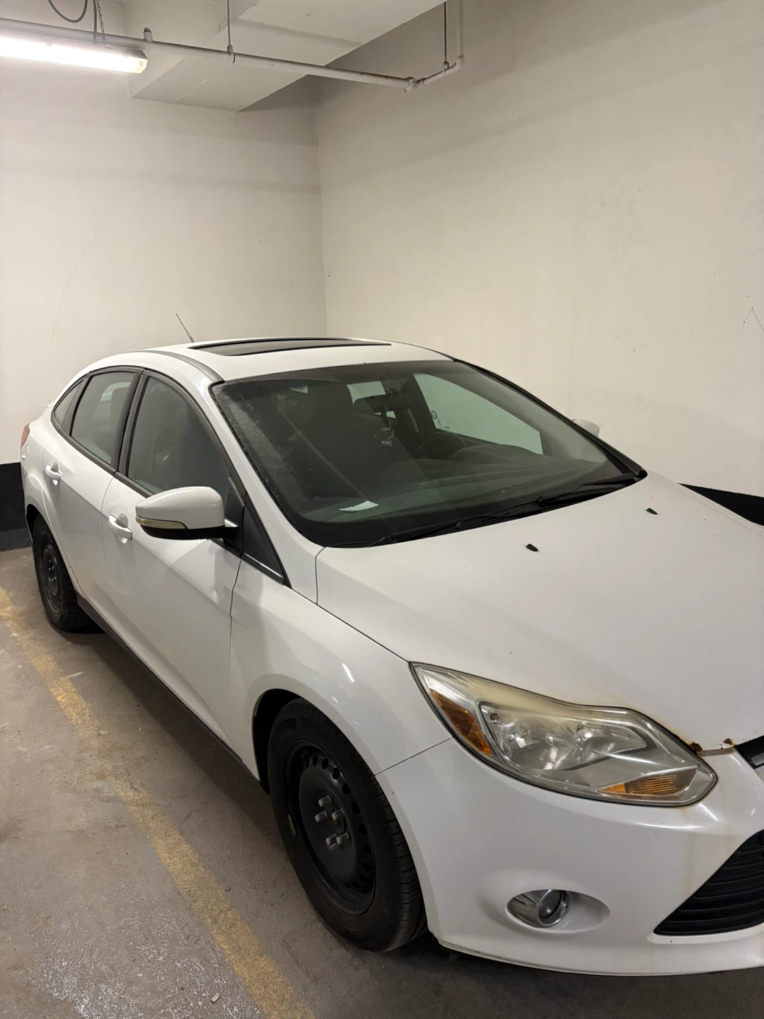 2013 White Ford Focus Sedan - photo 3
