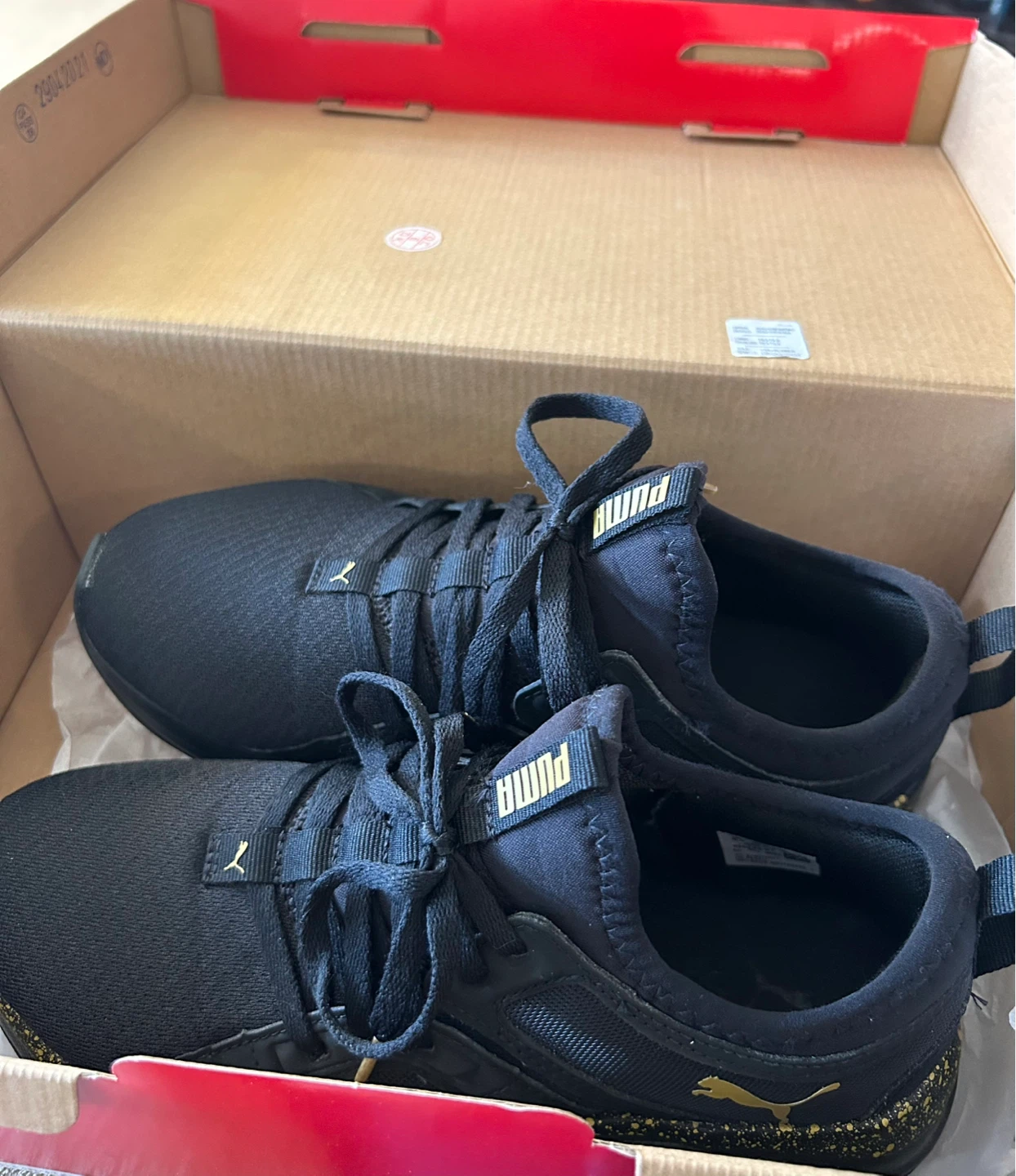 Puma Running Shoes - Black & Gold sz 8