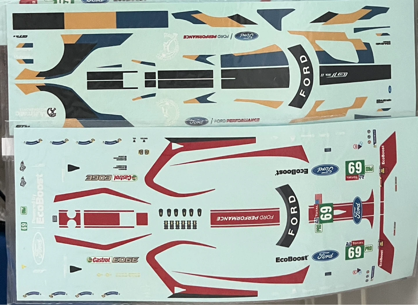 3 items Ford GT Lemans and decals - photo 2