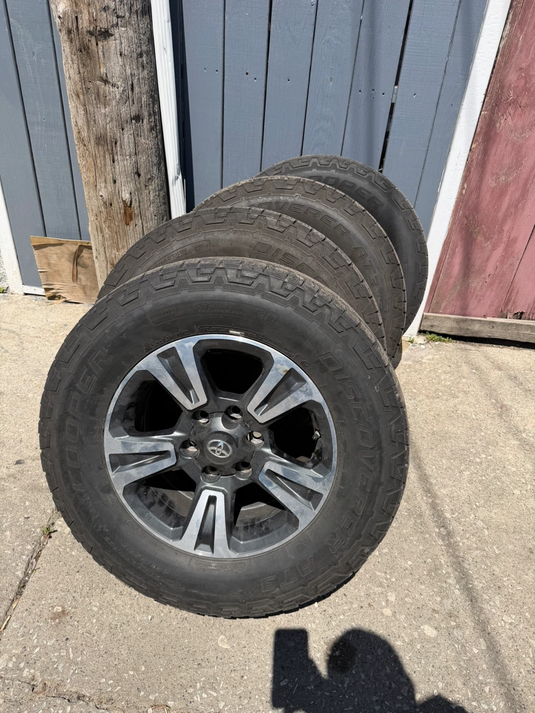 Cooper Discoverer AT3 4S Tires (Set of 4) - 265/65R17