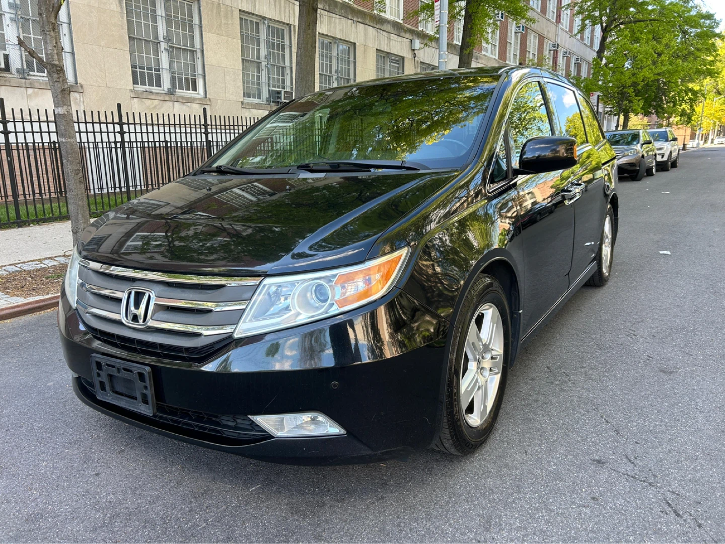 2012 Honda Odyssey TOURING - photo 2