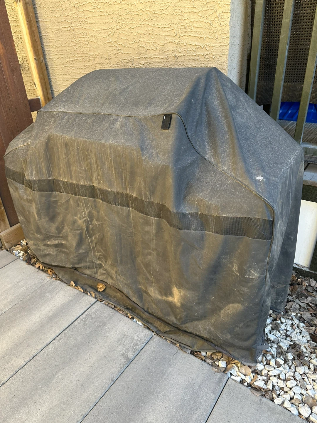 Large CharBroil Gas Grill with Full Propane Tank - $160 Firm