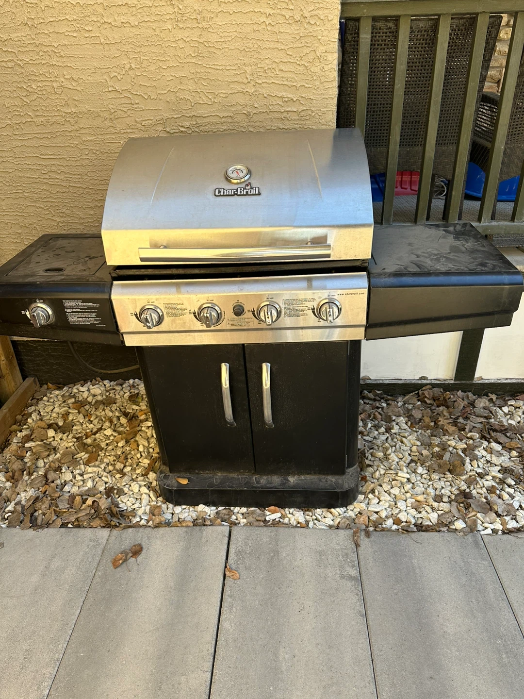 Large CharBroil Gas Grill with Full Propane Tank - $160 Firm - photo 2