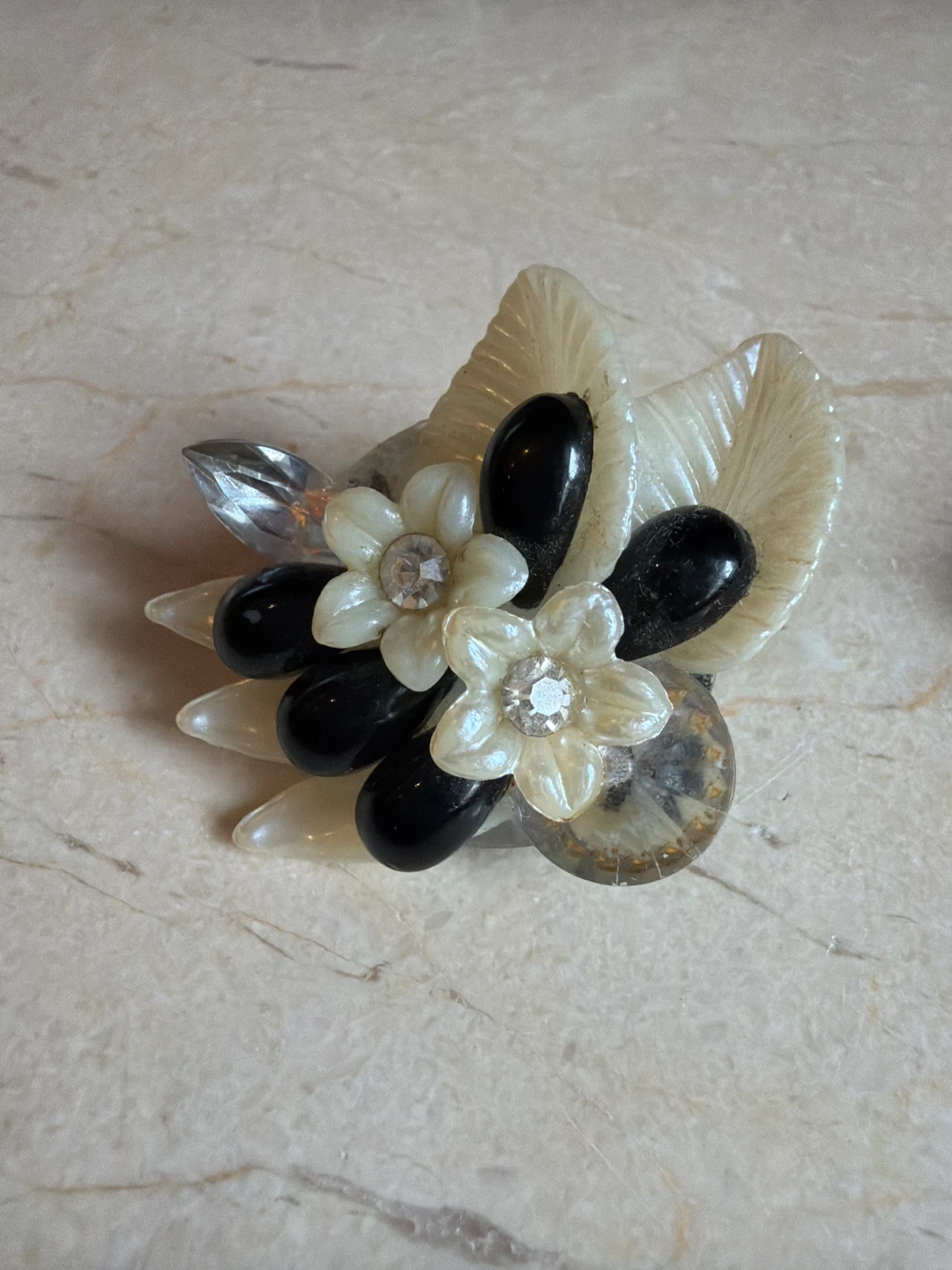 Vintage Clip-on Earrings - photo 3