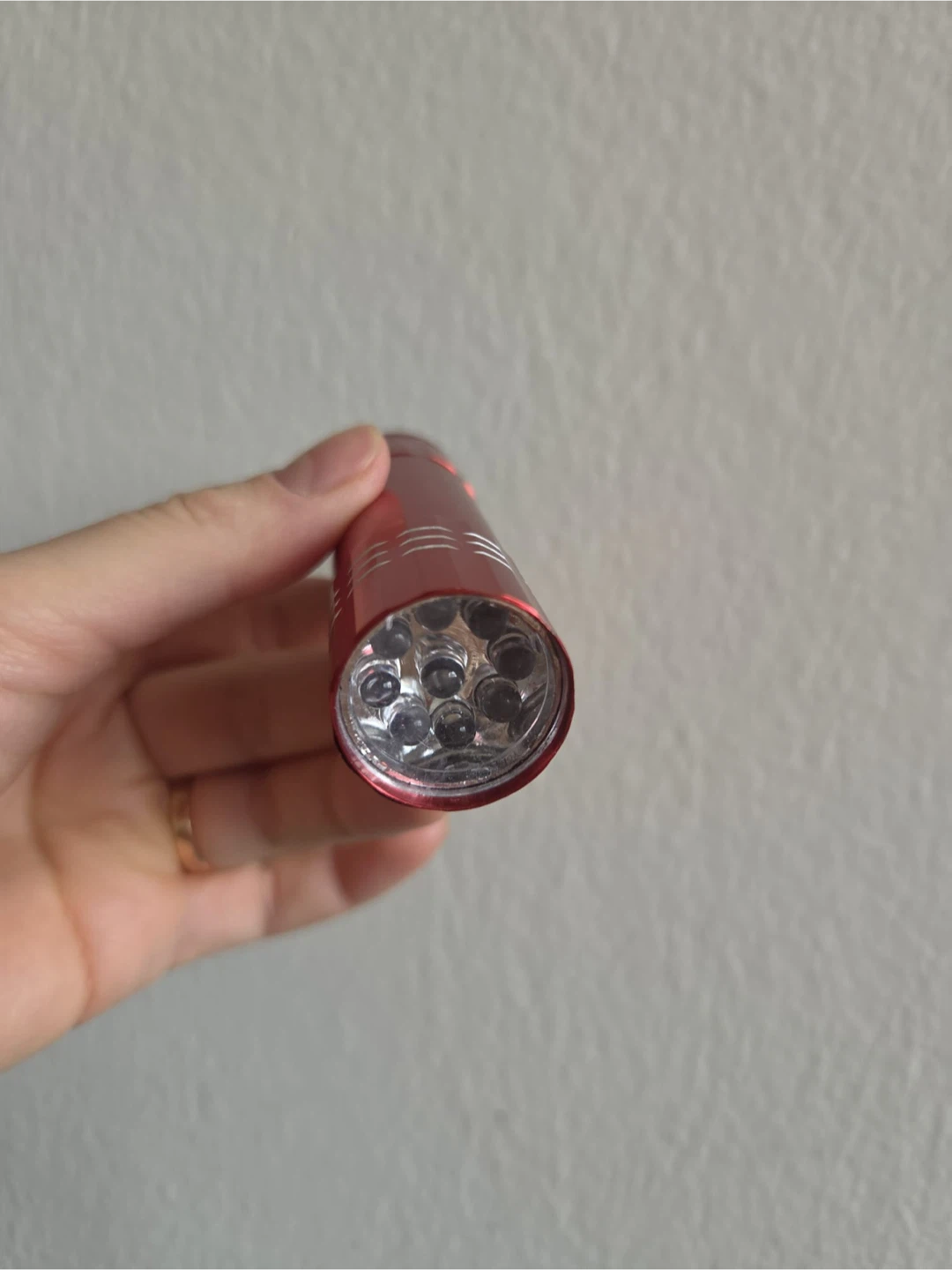 Red LED Flashlight - photo 3