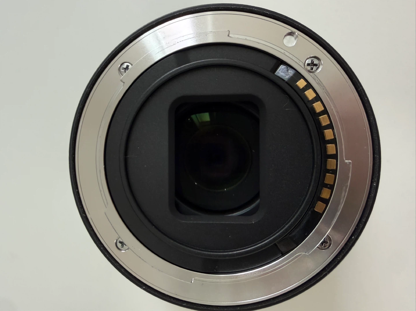 Sony E 4/PZ 10-20 G Lens - photo 3