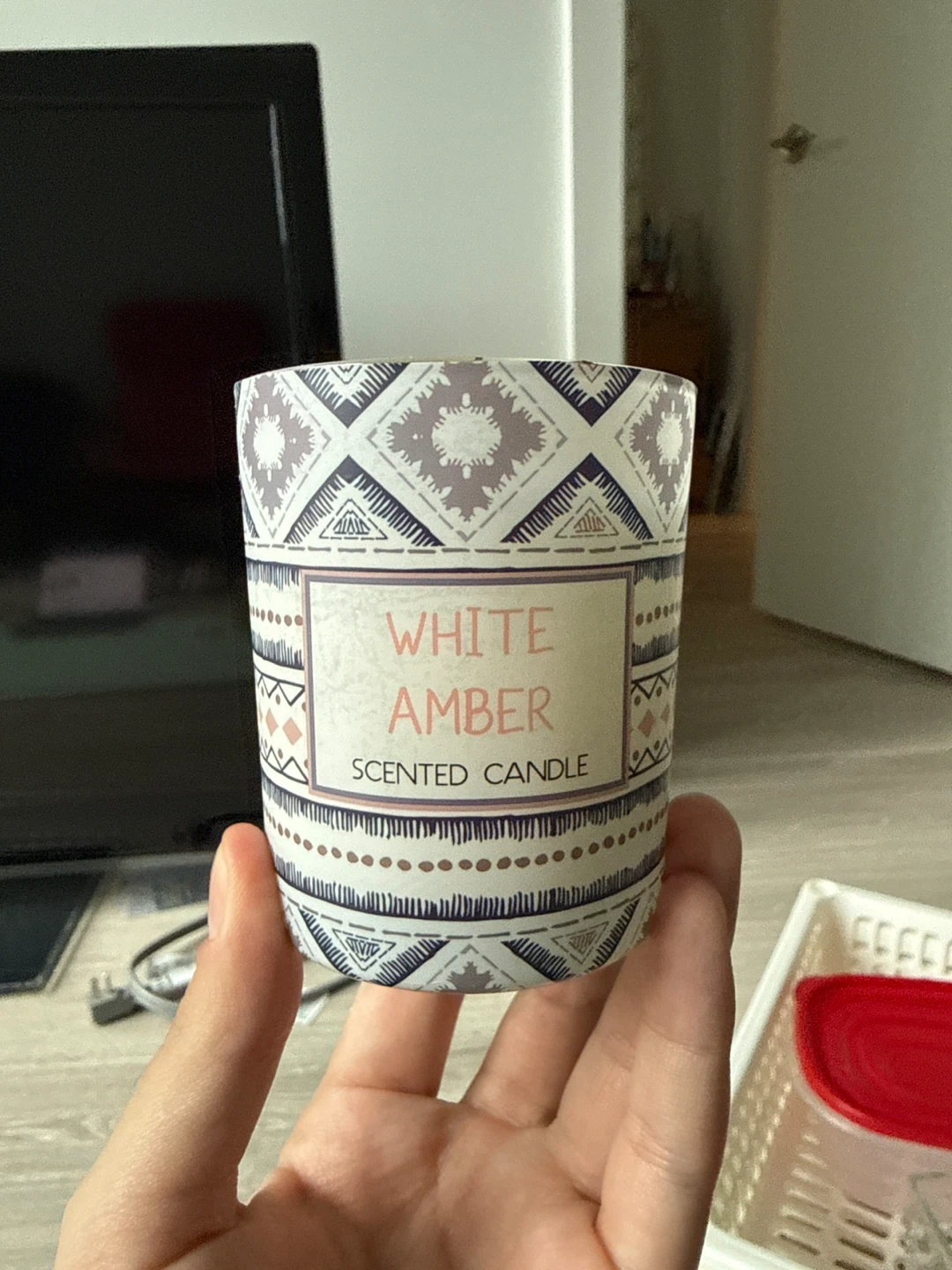 White Amber Scented Candle