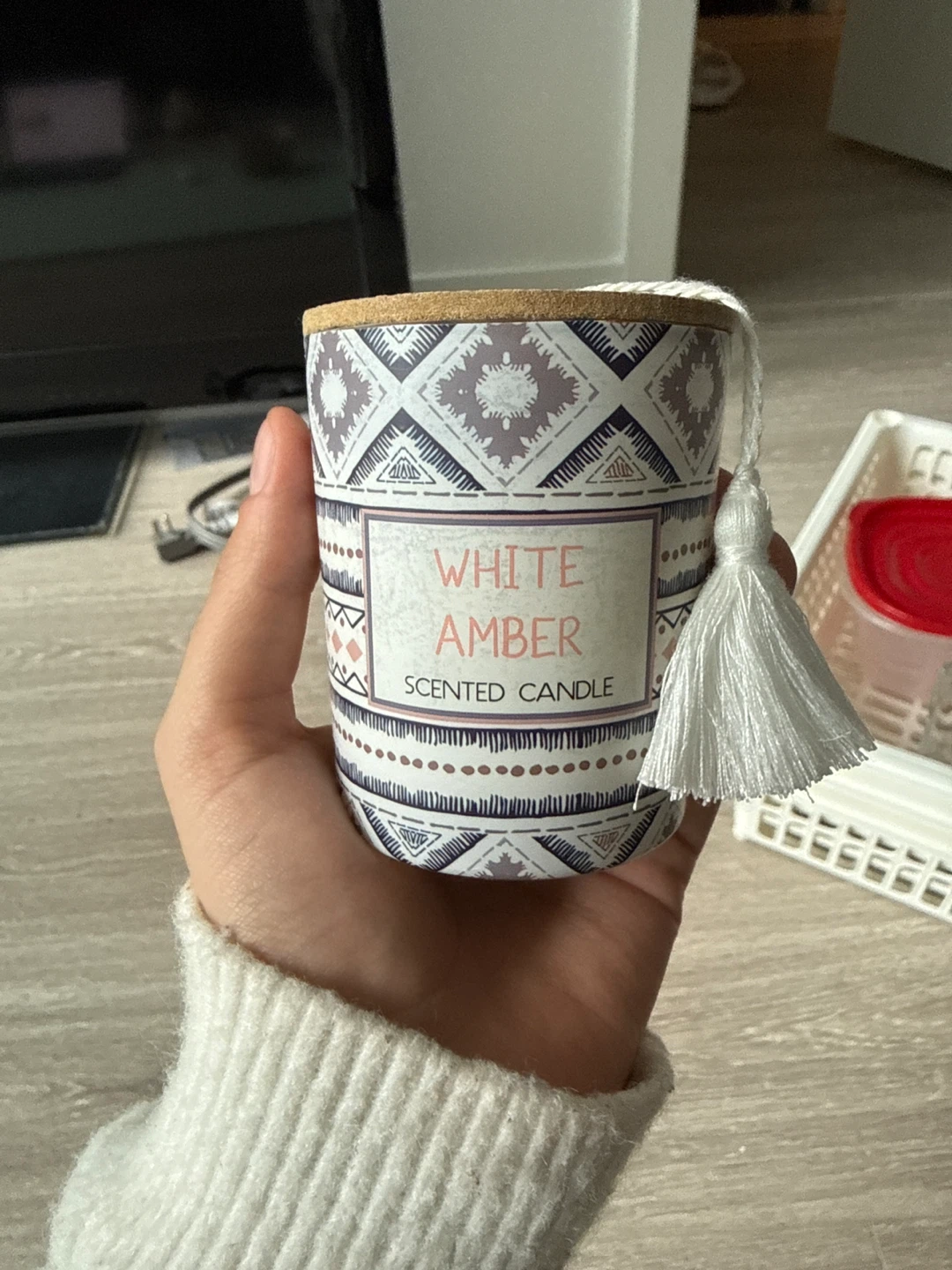 White Amber Scented Candle - photo 2