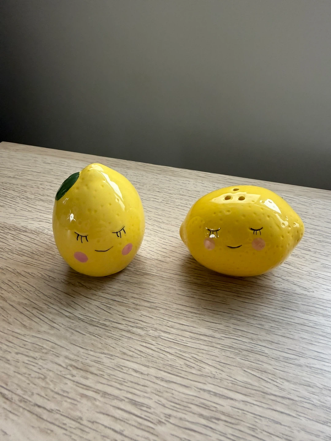 Cute never used lemon salt & pepper shaker set