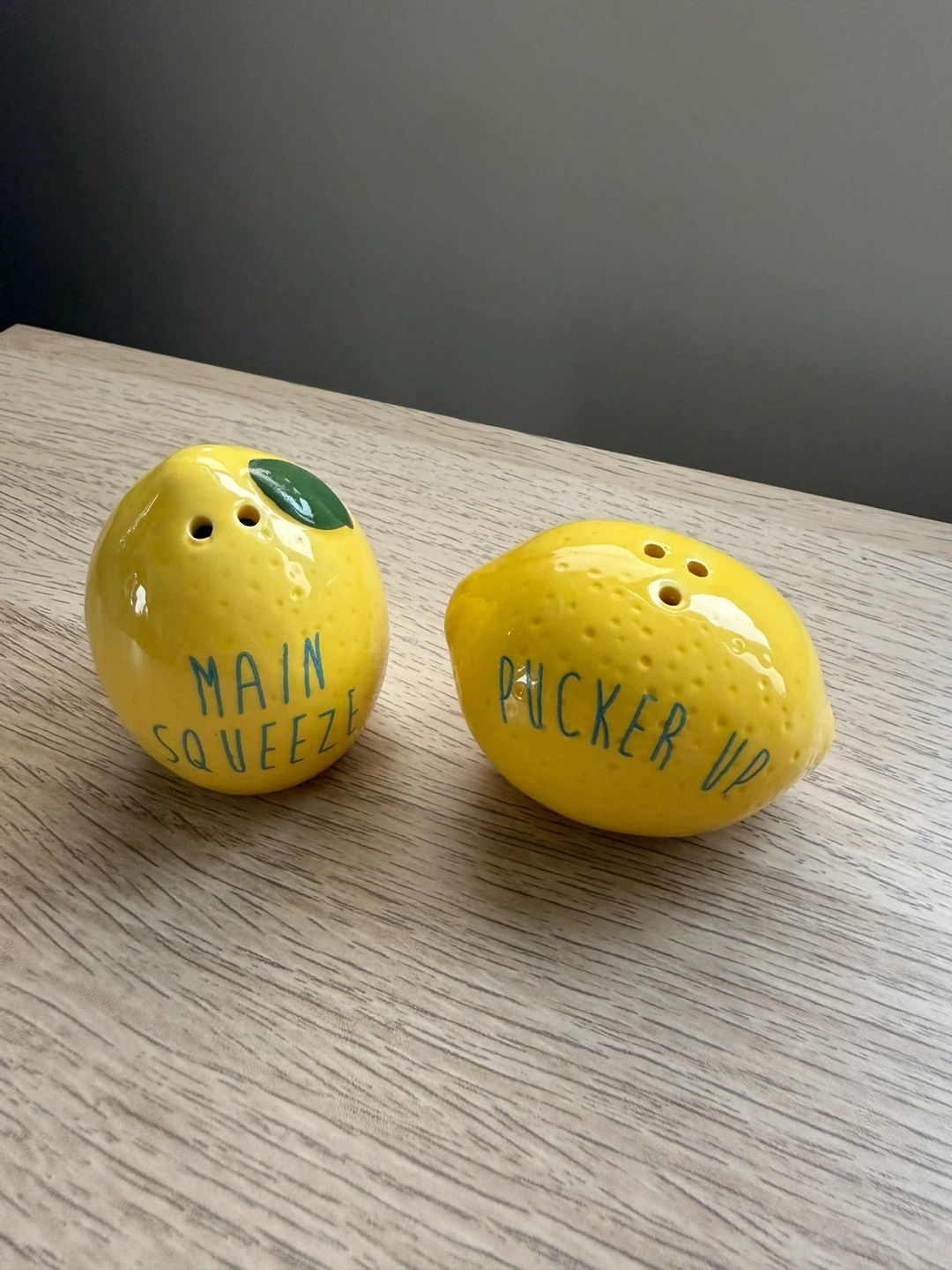 Cute never used lemon salt & pepper shaker set - photo 5