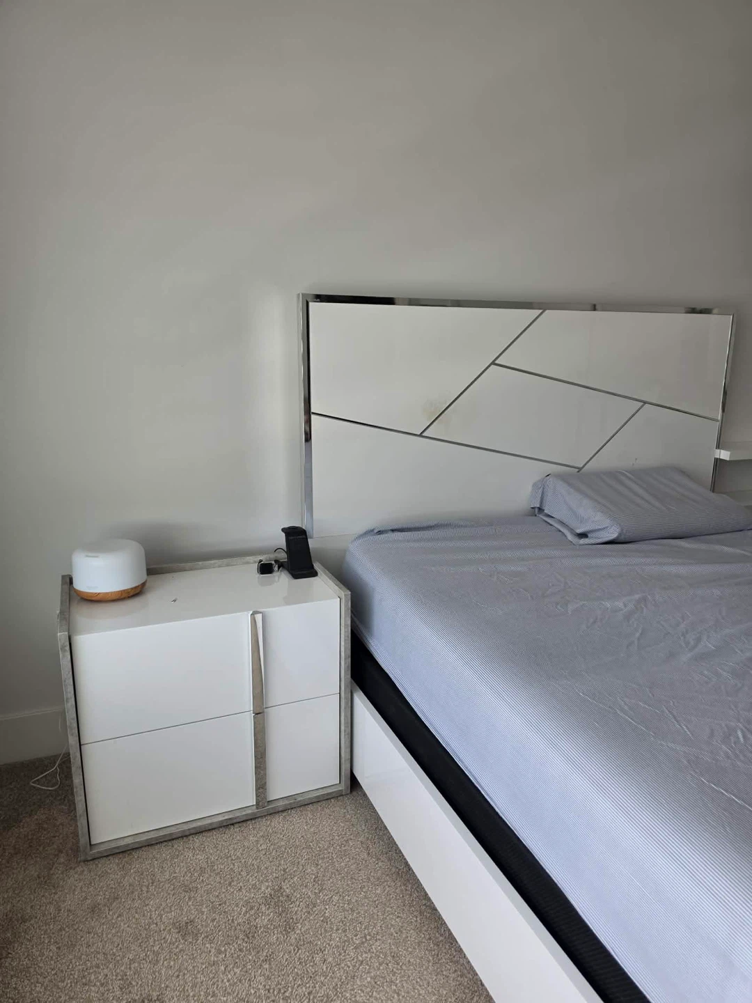 Modern White Platform Bed Frame with Geometric Headboard - photo 4