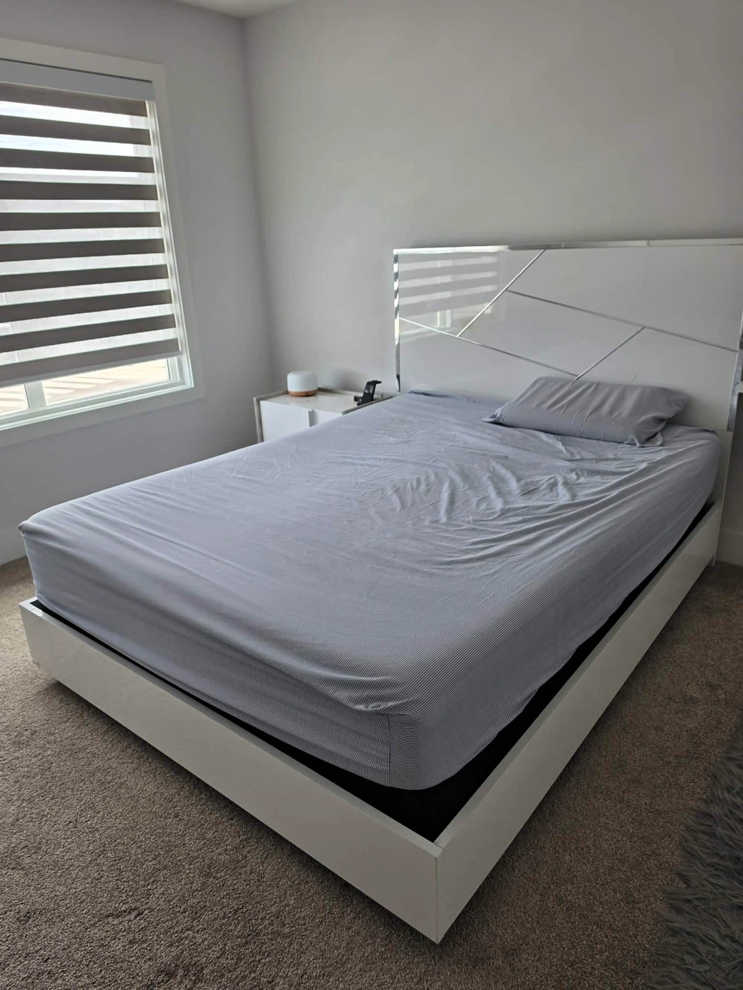 Modern White Platform Bed Frame with Geometric Headboard - photo 3