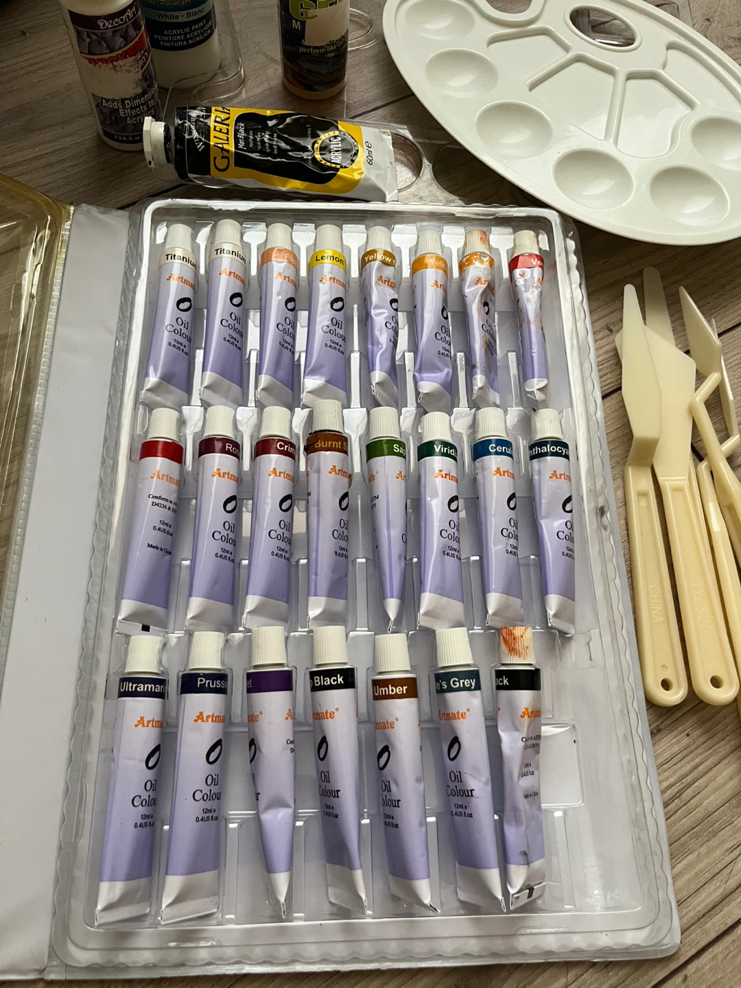 Art Set: Oil Paints, Acrylics & Tools - photo 2