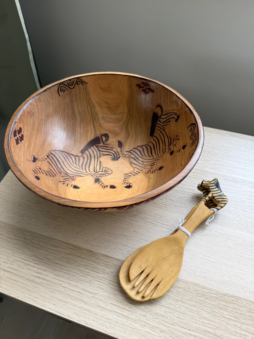 Beautiful never used wooden salad bowl & salad tongs