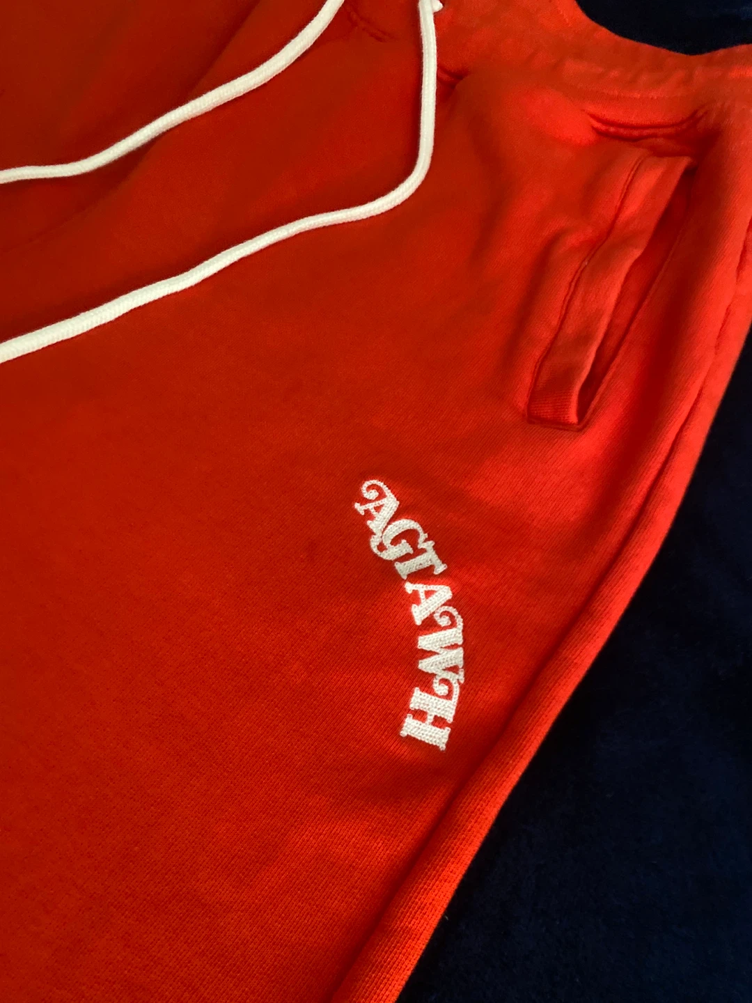 AG+TAWH Red Jogger Sweatpants Size Medium - photo 2