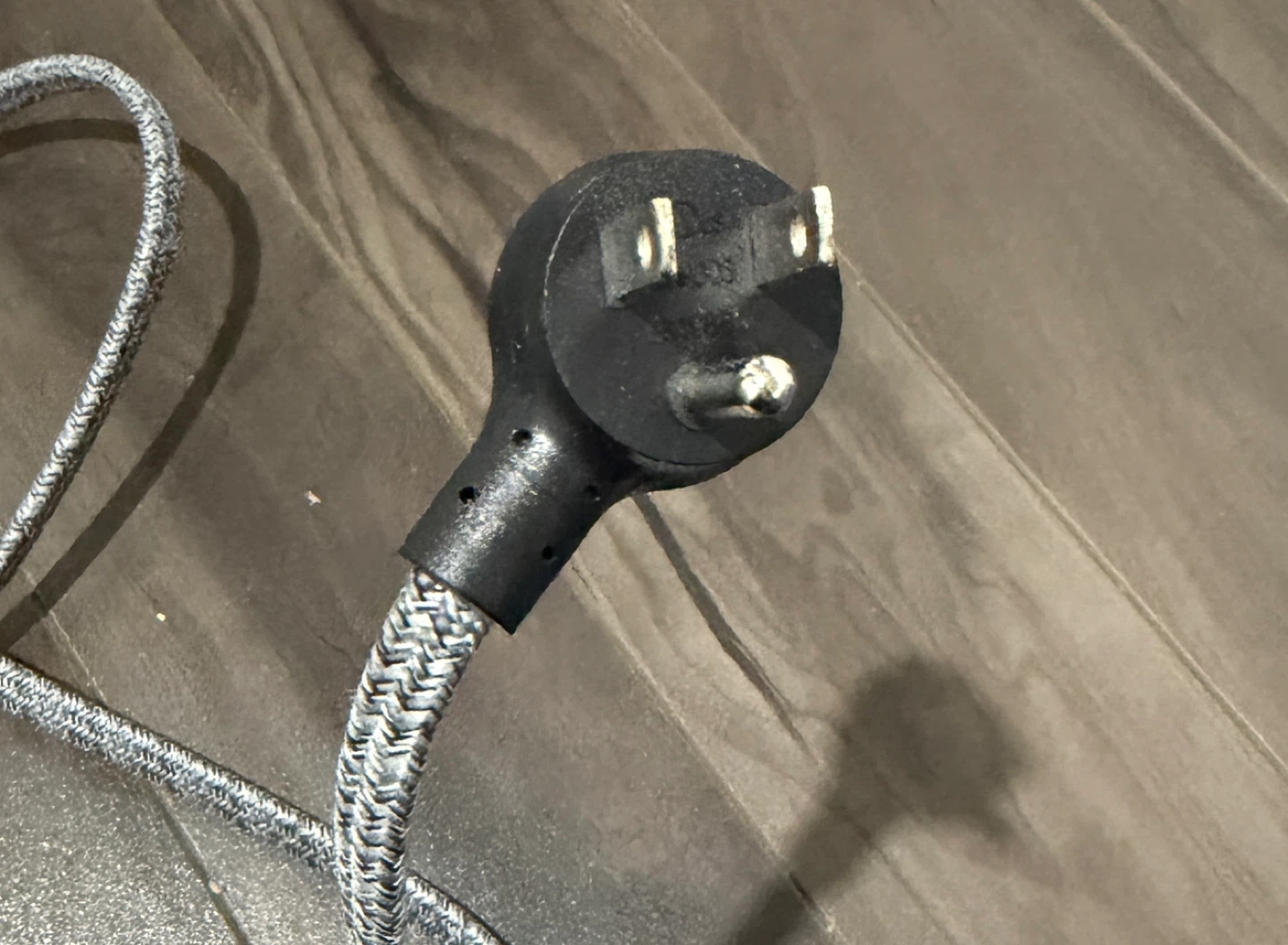Mifaso Power Strip with 3 USB Ports n 9 feet long braided cord - photo 2