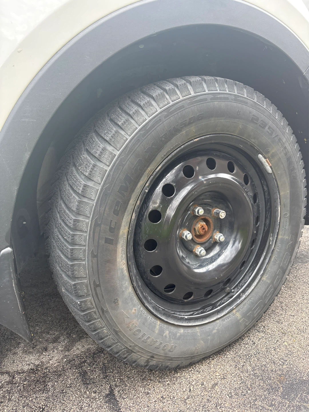 Kapsen Winter Tires with Rims - 235/65R17 - photo 4