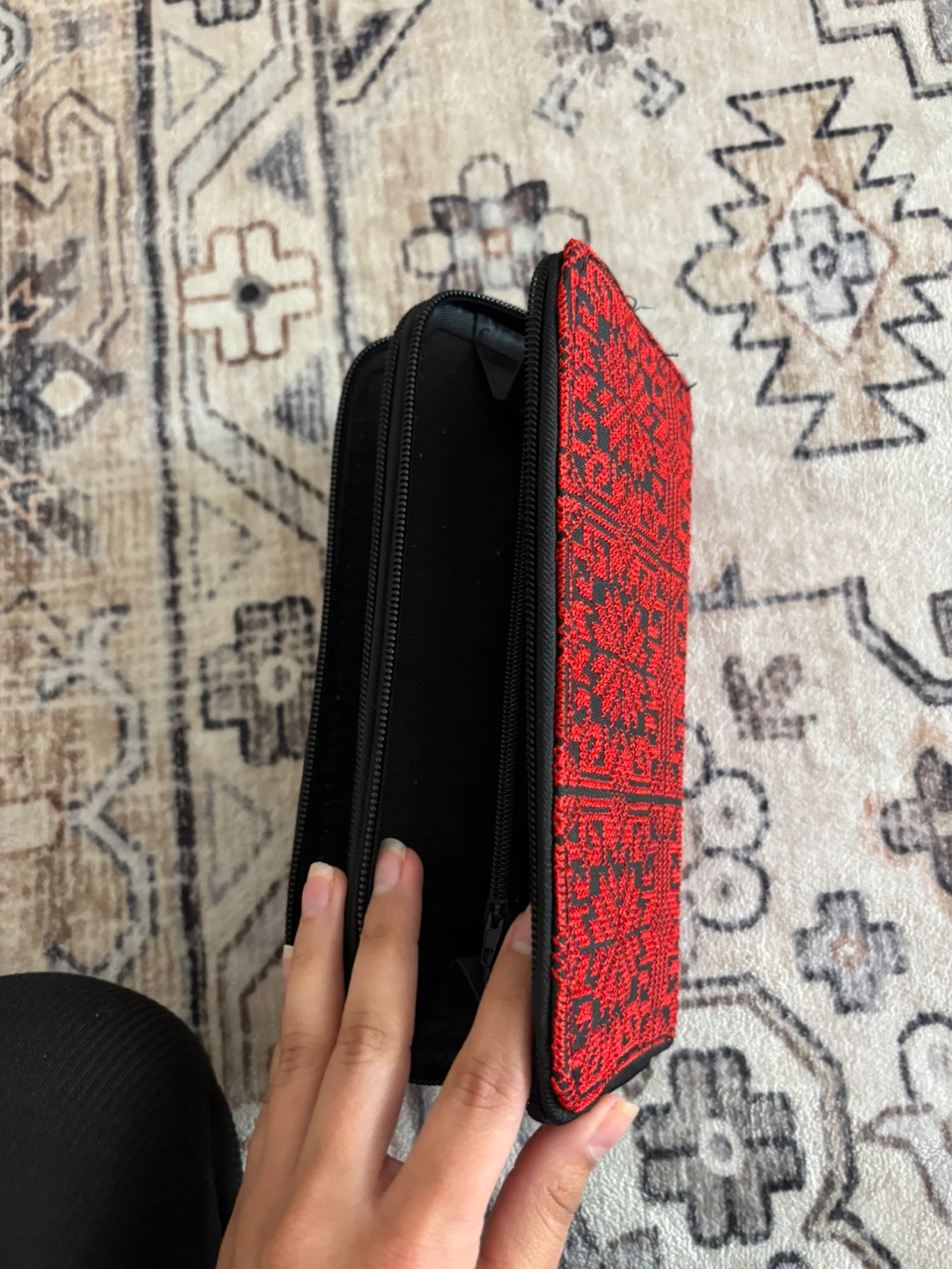 Palestinian Embroidered Zip-Around Wallet Red Black - photo 3