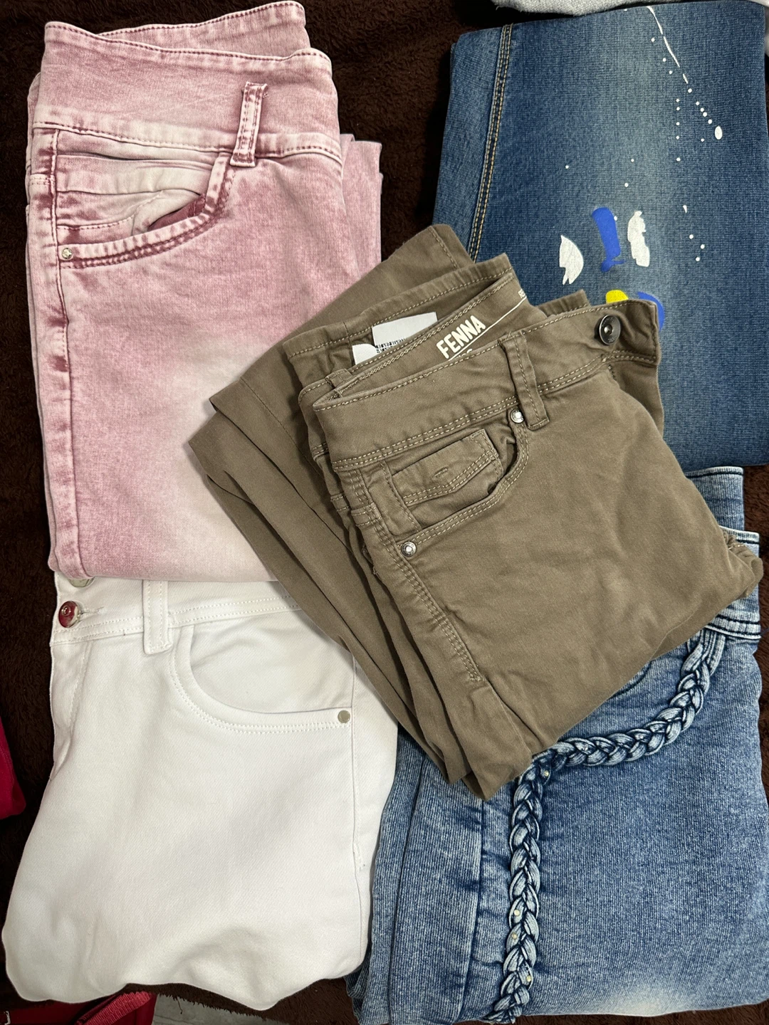 Bundle of 5 pairs of girls' jeans