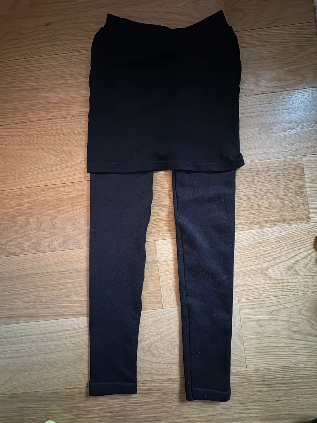 Black Fleece-lined Tights & skirt legging.