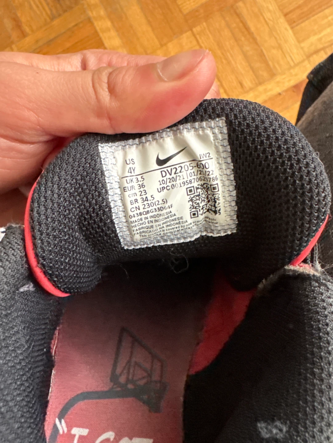 Nike Air Shoes - Size 4Y - photo 3