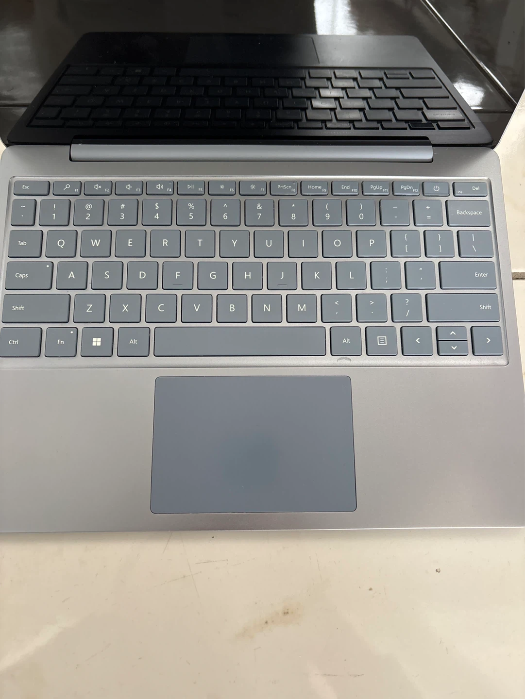 Microsoft Surface Laptop Go 2 - photo 2