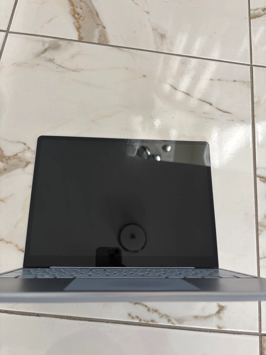 Microsoft Surface Laptop Go 2 - photo 3