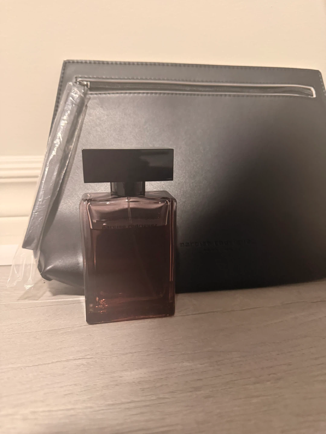 Narciso Rodriguez Eau de Parfum Spray with Pouch