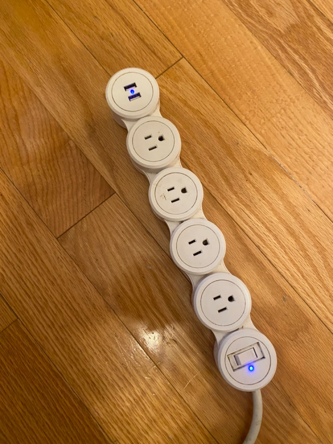 White 5 Outlet Power Strip with 2 USB Ports - photo 2