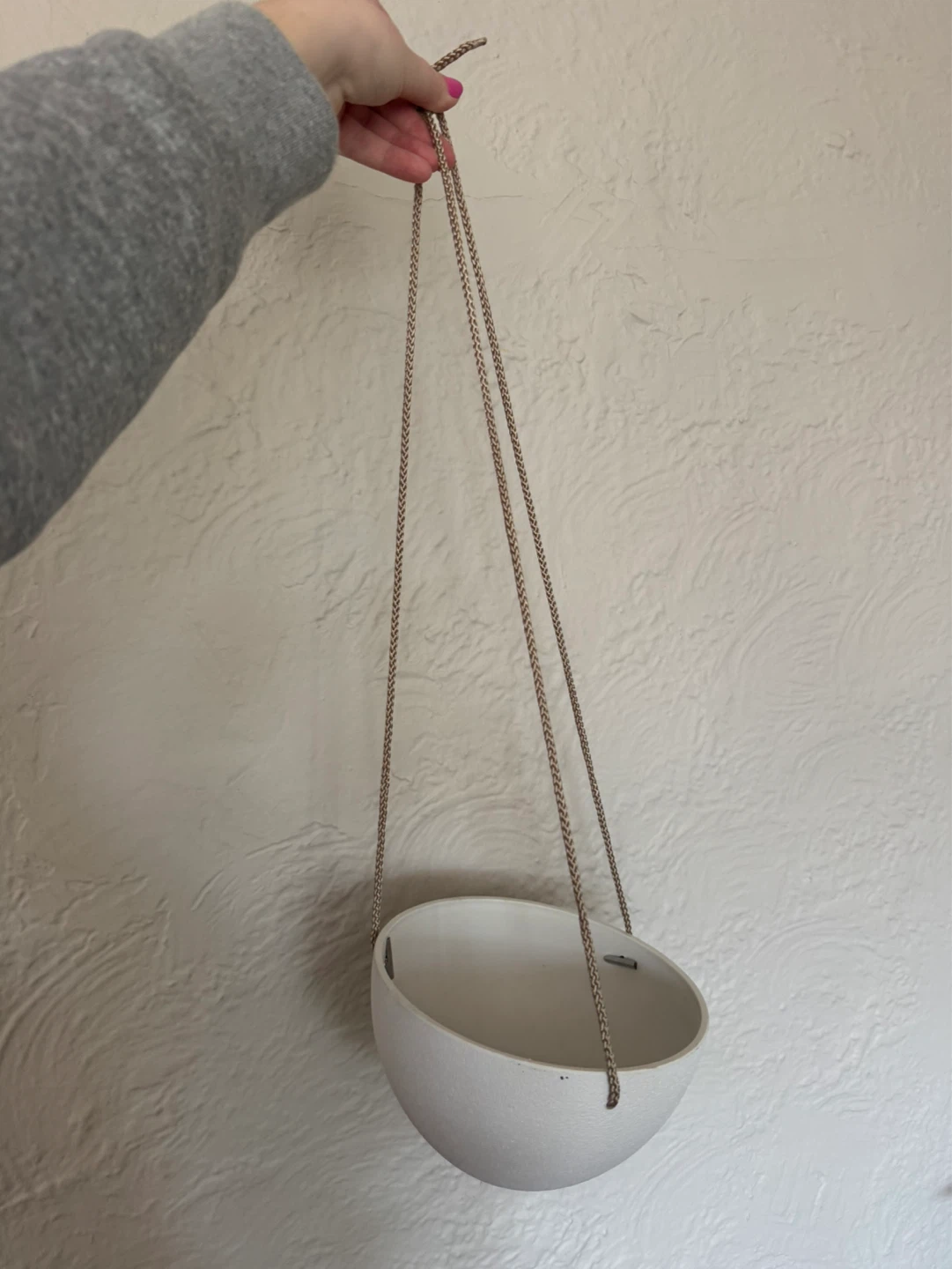 White Hanging Planters with rope (Set of 2)