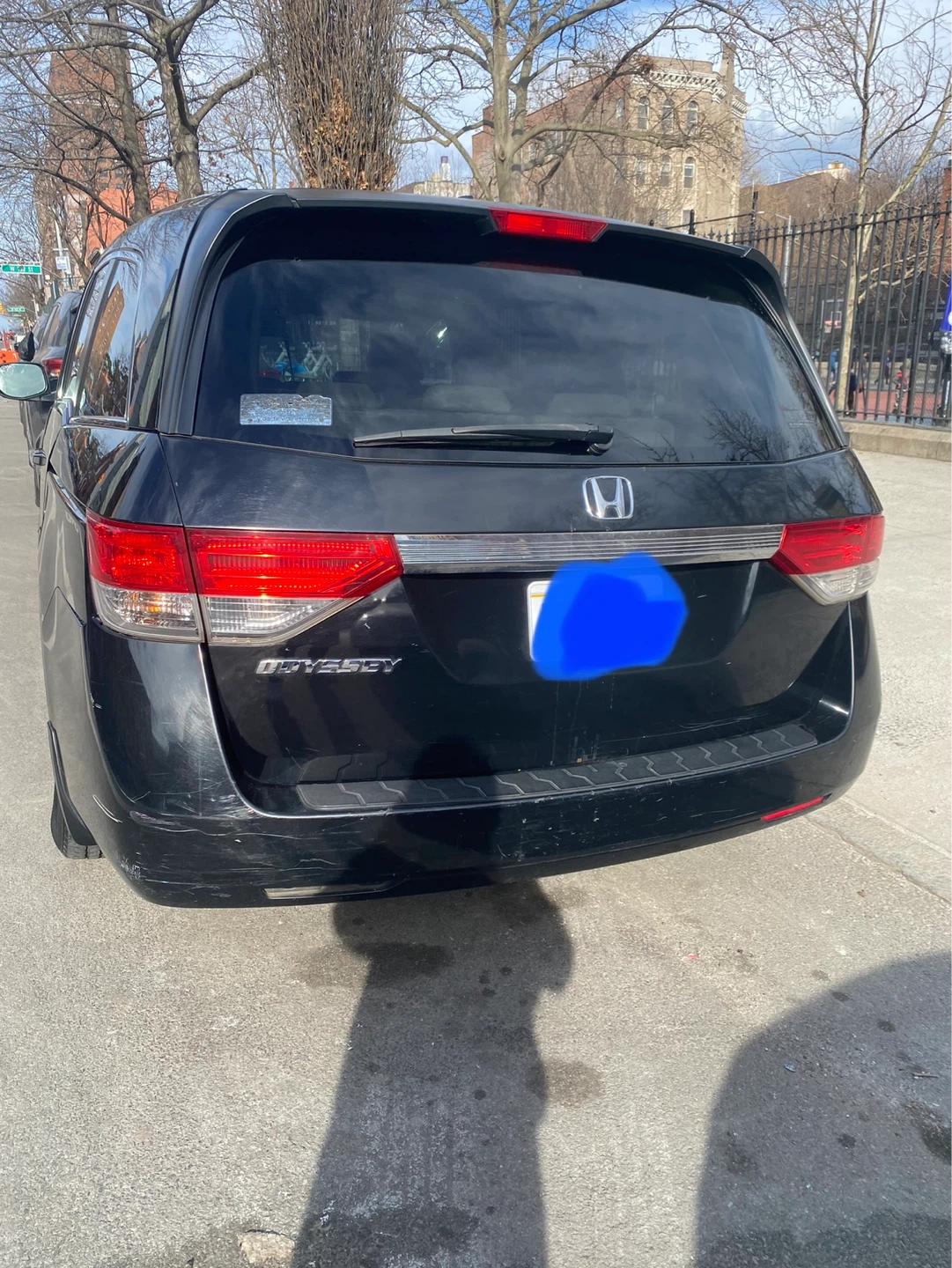 Black Honda Odyssey Minivan - photo 2