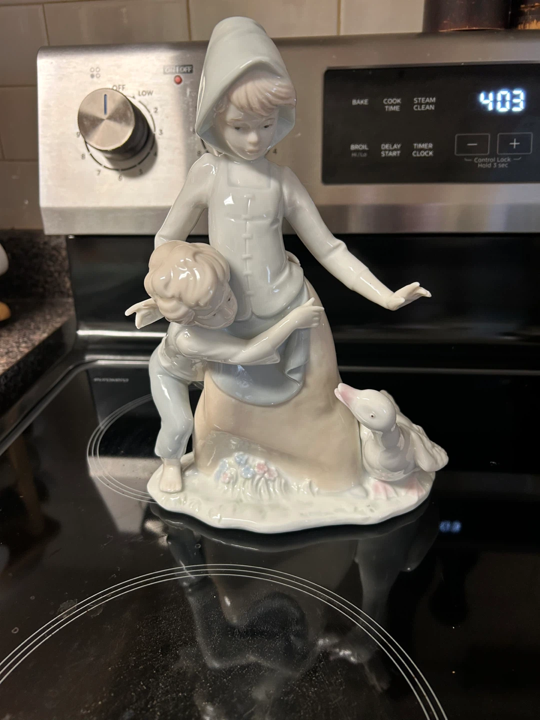 Lladro Porcelain Figurine - Mother and Child with Ducks