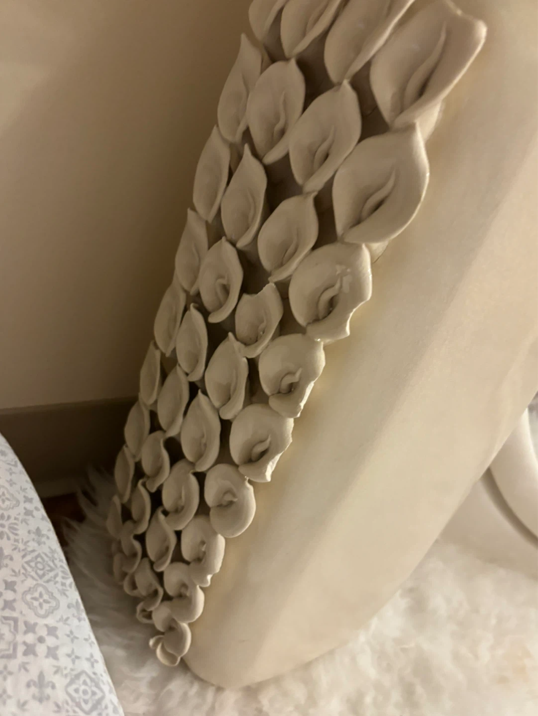 Cream Ceramic Vase with Floral Detail - photo 3