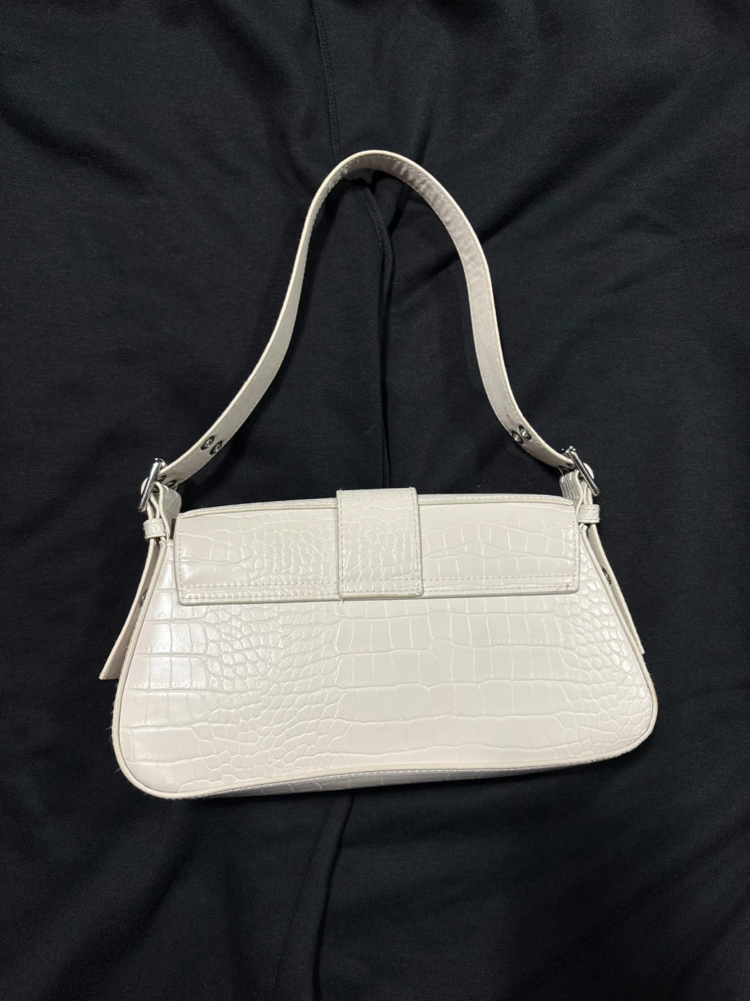 White Croc Embossed Shoulder Bag - photo 4